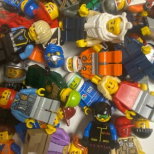 x10 Mixed LEGO Minifigs