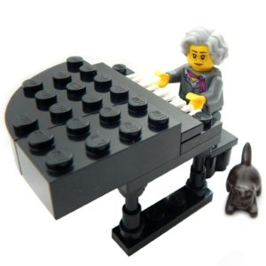 ‘Grandma playing the Grand Piano’ – LEGO Minifig Bundle