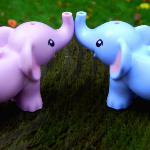 x2 LEGO Baby Elephant Animal Minifigs – Lavender and Bright Light Blue