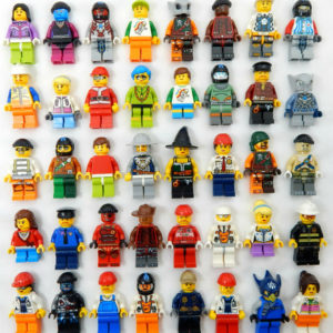 x6 Mystery Non-themed Minifigs and x30 Accessories