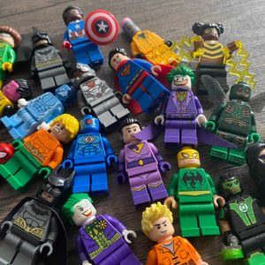 5 Mystery LEGO Super Hero Minifigs