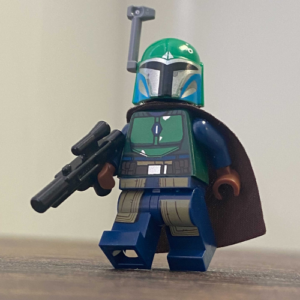 LEGO Green and Blue Mandalorian Minifig – NEW Polybag