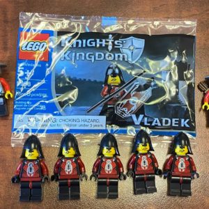 Pack of 8 Classic LEGO Knight Minifigs