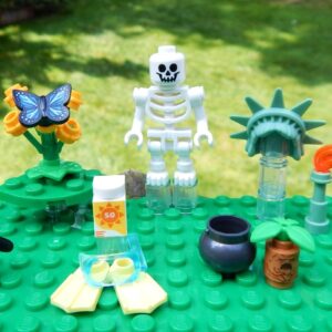1 Mystery LEGO Item